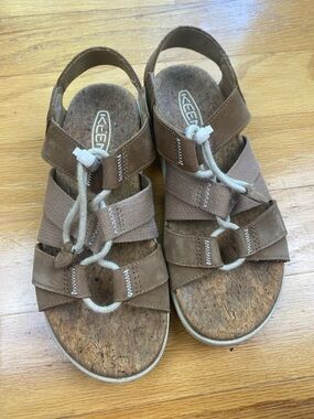 KEEN Women's Elle City Backstrap Tan Active Comfort Sandal Size 6 EU 36